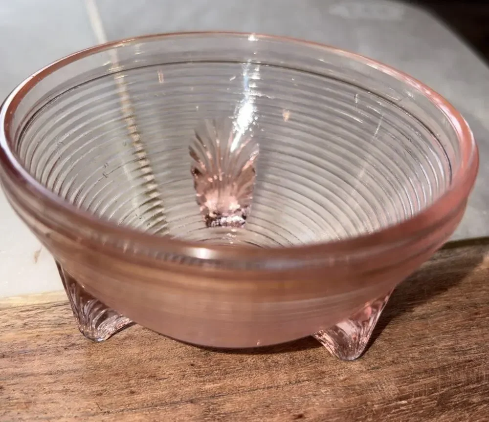 Cute Manhattan Pink Depression Glass Bowl 3 Footed Anchor Hocking? 3½
